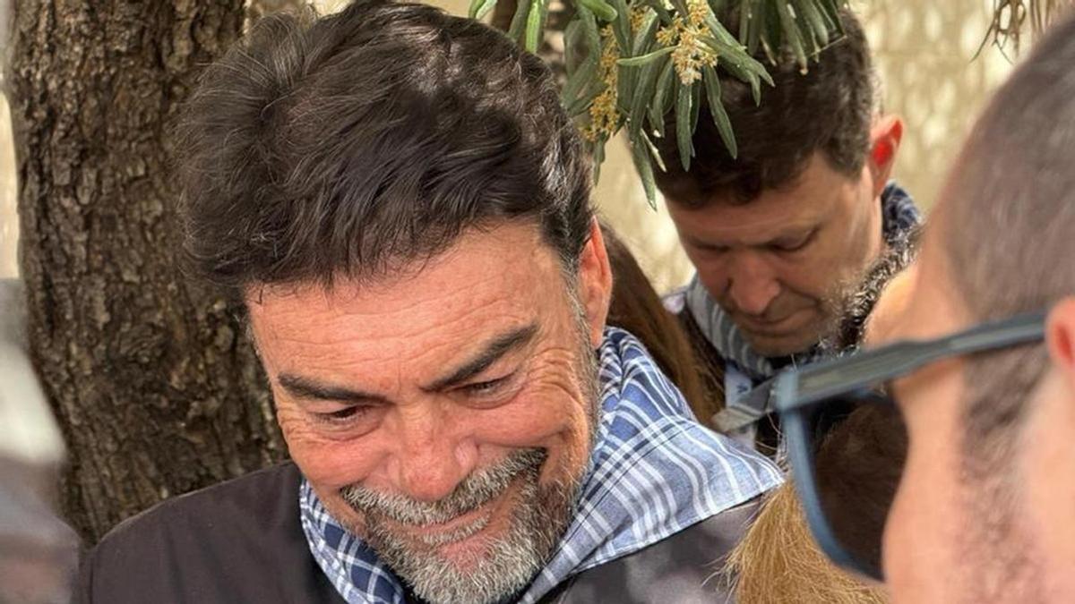 El alcalde de Alicante, Luis Barcala, con el que fuera su concejal de Hacienda hasta 2025, Toni Gallego.