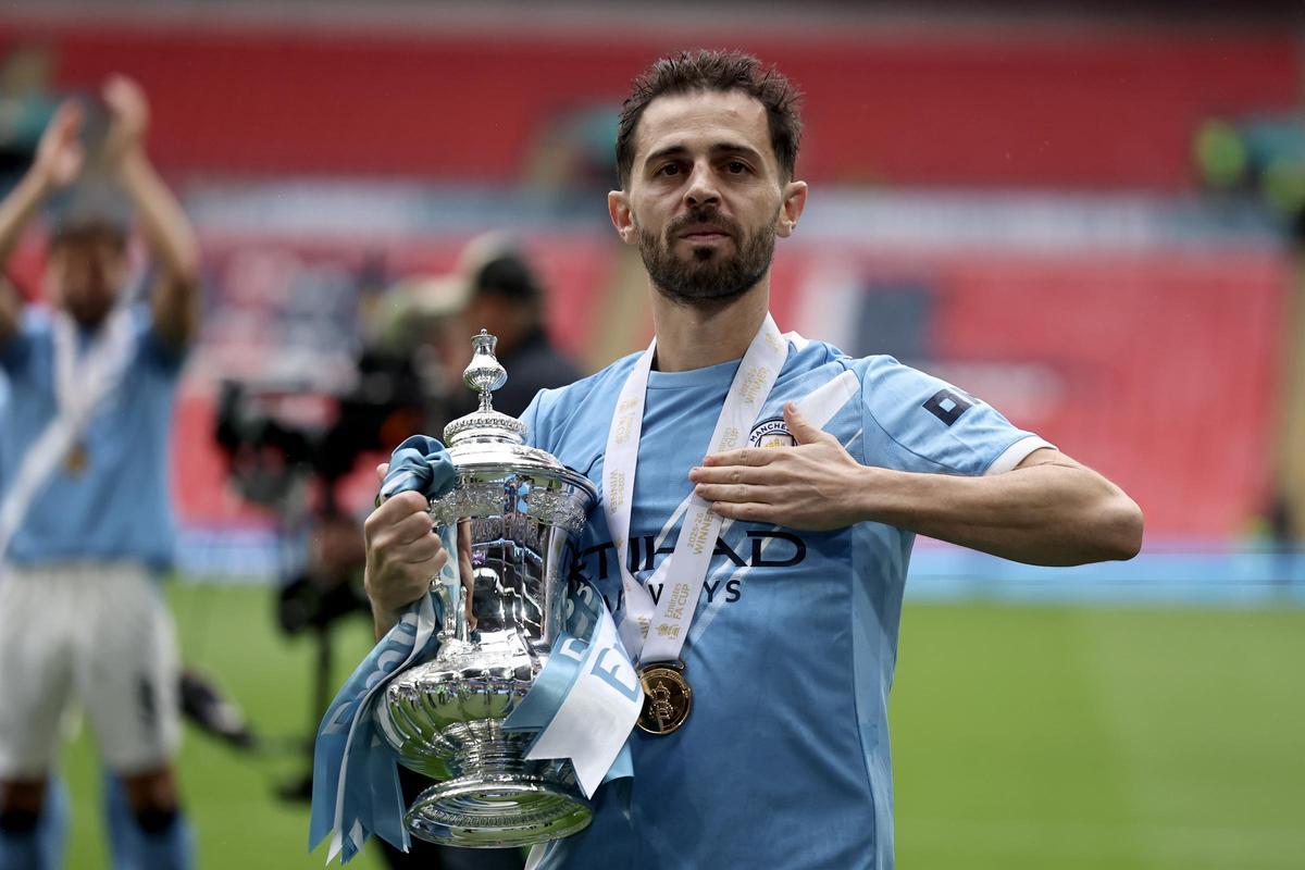Atado Gordon, el Barça ahora fija sus objetivos en Julián Alvarez y Bernardo Silva