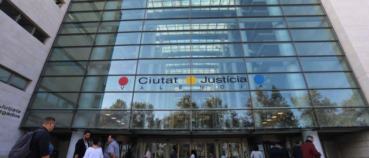 Fachada de la Ciudad de la Justicia, en València.