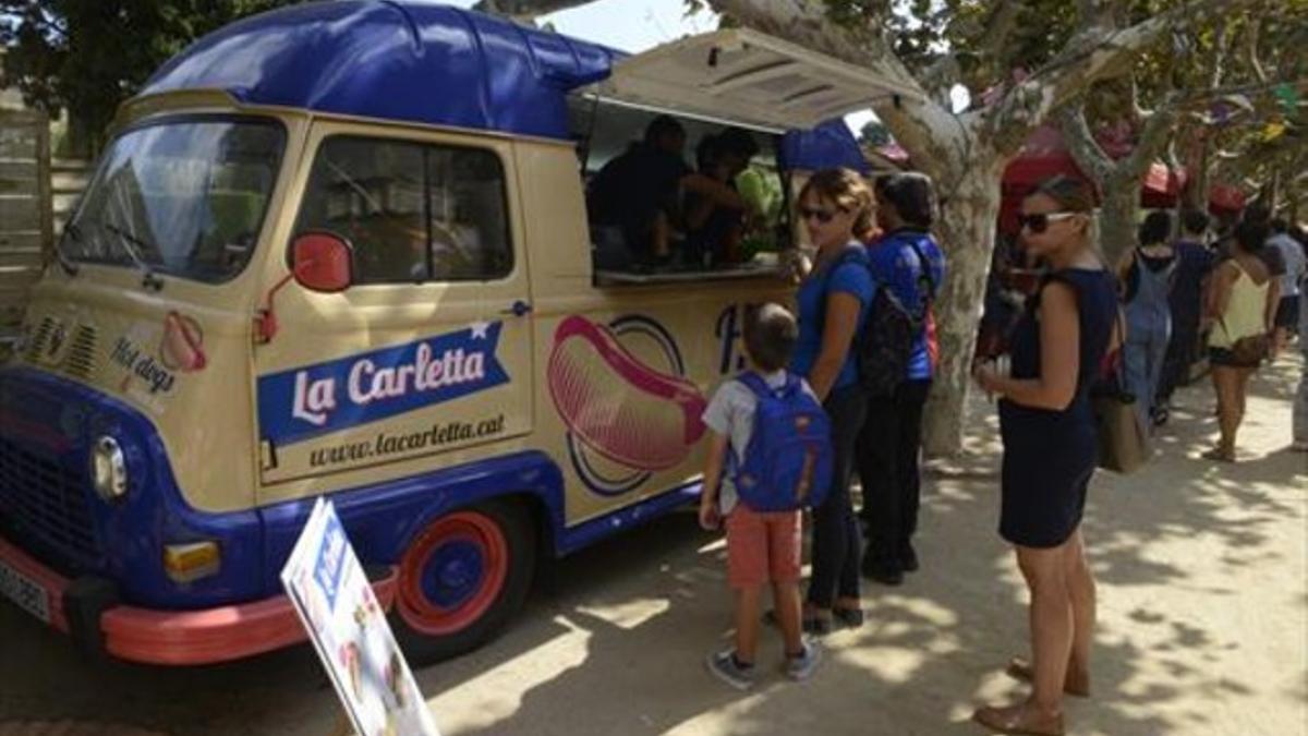 La Carletta, uno de los 'food trucks' aparcados en la Ciutadella en el marco del Van Van Market.
