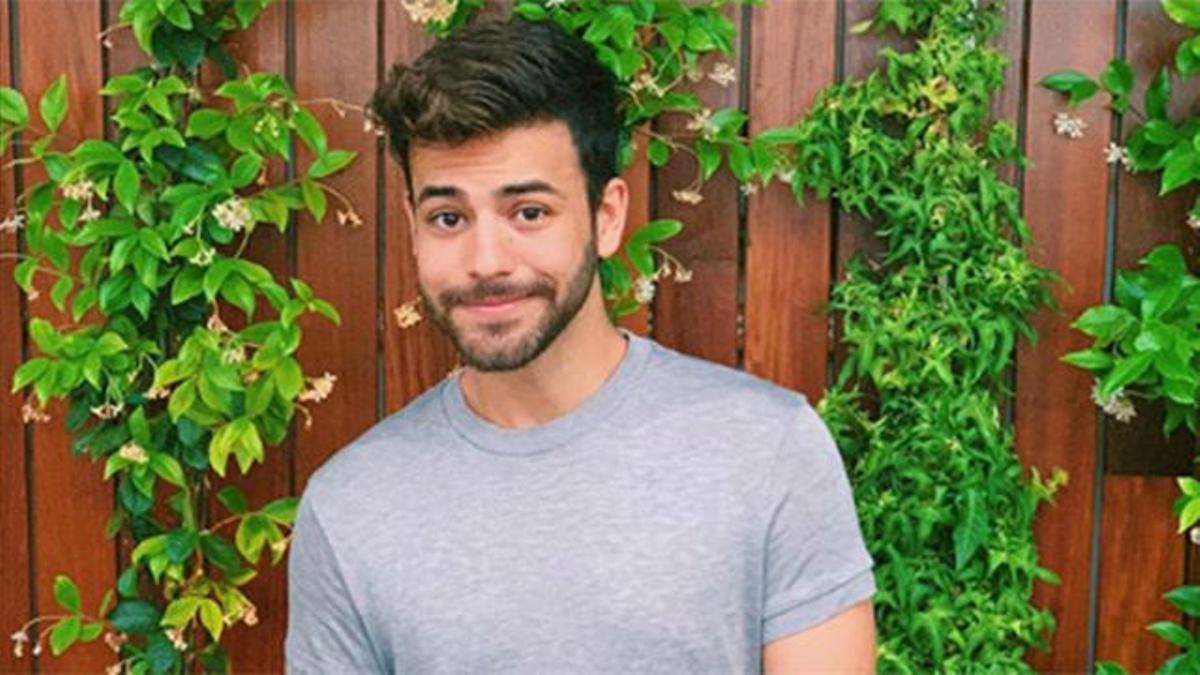 Llaman maricón a Agoney en plena calle