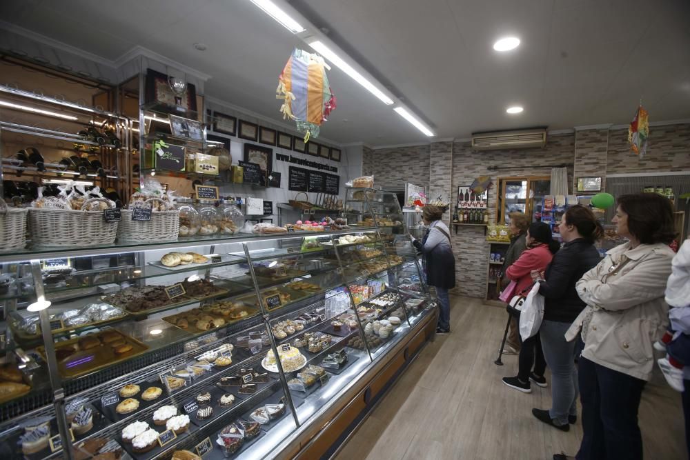 Forn de Vicent García. Primer premio de escaparate y torta de pasas y nueces.