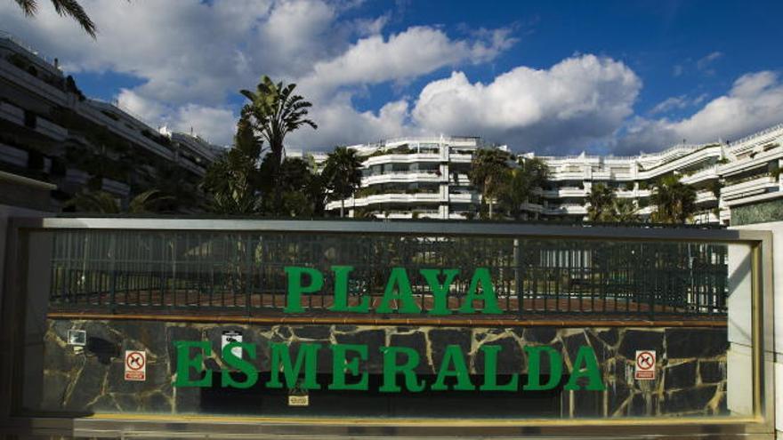 Vista de la urbanización Playa Esmeralda en la localidad malagueña de Marbella, donde el expresidente de Egipto Hosni Mubarak supuestamente posee 7 propiedades inmobiliarias, que forman parte de los bienes bloqueados por la Policía en España relacionados con el exdirigente árabe.