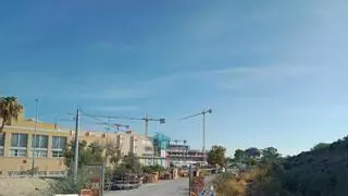 El PSOE denuncia que las 112 nuevas camas anunciadas por el PP para el Hospital de la Marina Baixa siguen sin tener preparada su licitación