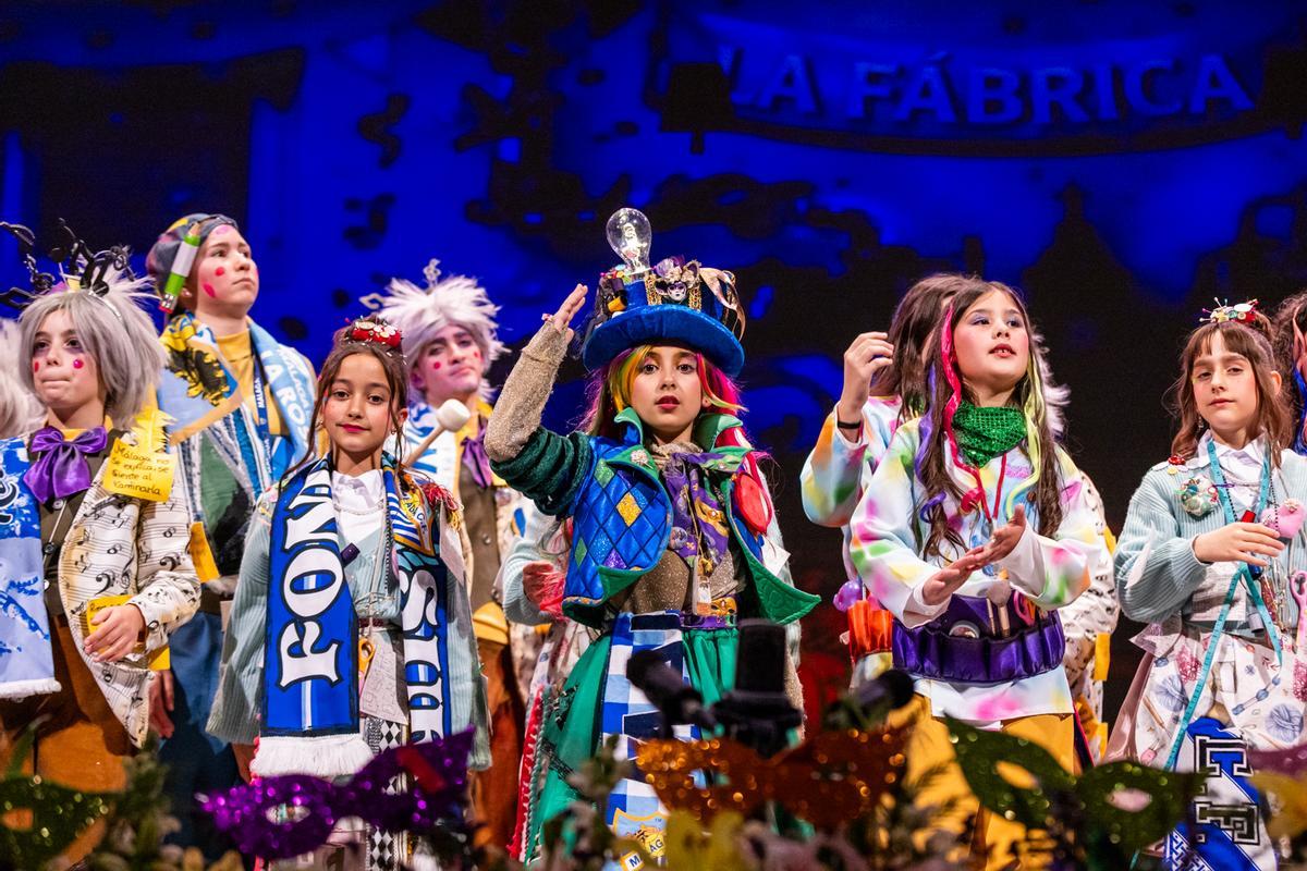 Comparsa infantil 'La fábrica'.