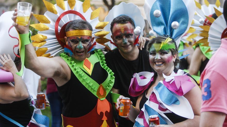 La Federació pide que no se fume ni se beba en el desfile del Ninot de las Hogueras de Alicante