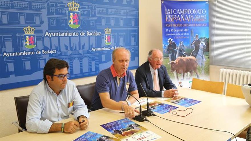 43 colleras acuden al Campeonato de España de Acoso y Derribo de Badajoz