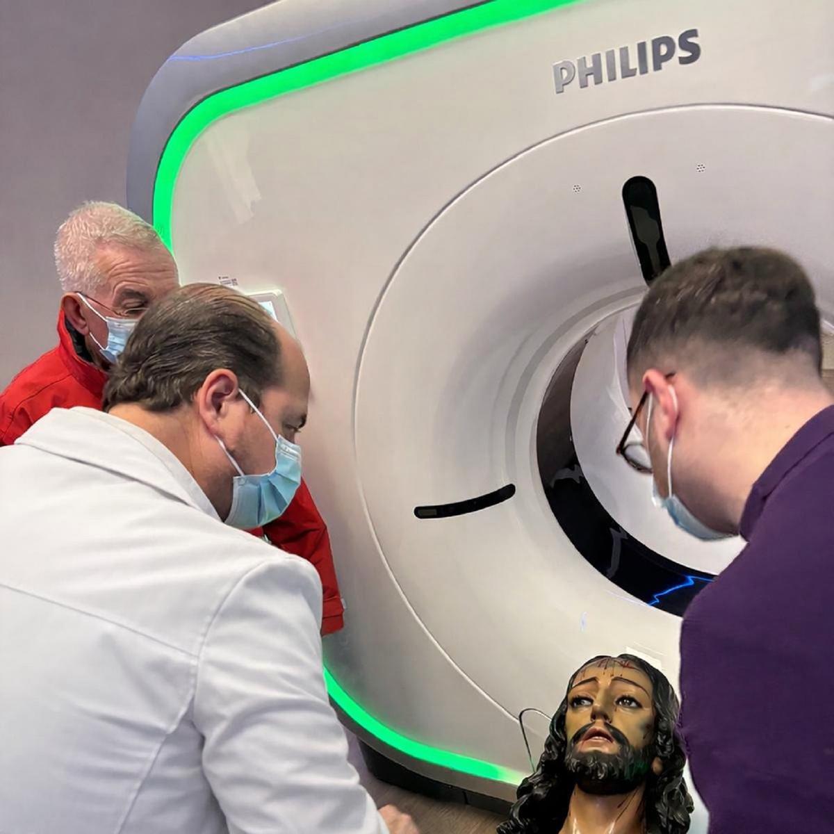 El Nazareno de Benalmádena se ha sometido a un TAC en el Hospital Vithas Xanit Internacional de Benalmádena.