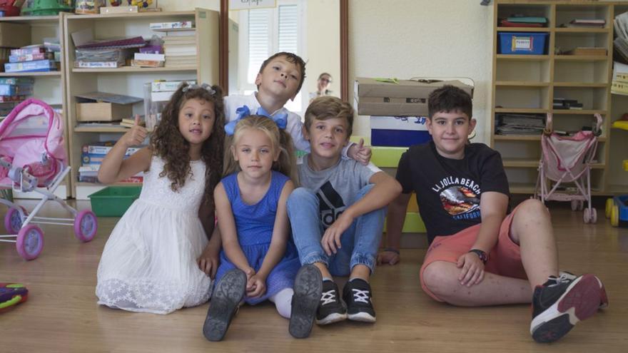 Cuatro niños ucranianos evitan el cierre de la escuela de Santa María de la Vega