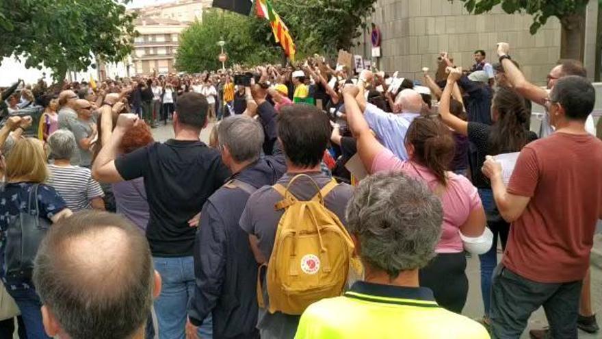 Seguda «pacífica i reivindicativa» davant dels jutjats de Figueres