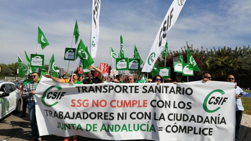 Los trabajadores del transporte sanitario se manifiestan en Córdoba por los incumplimientos del convenio y del servicio