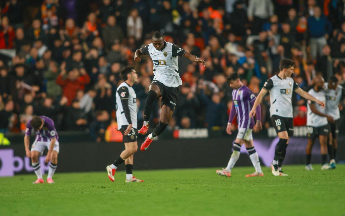 VALENCIA CF: Una Liga de diez finales por la permanencia