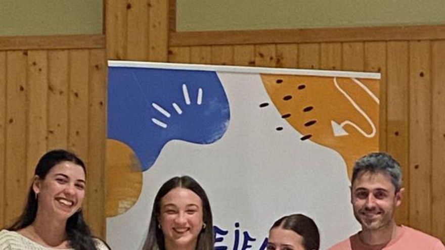 Paula y Celia, primer premio. | SERVICIO ESPECIAL