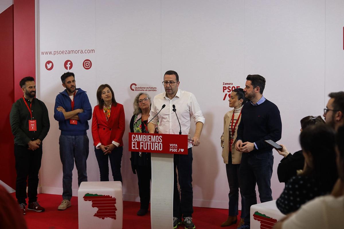 Elecciones en Castilla y León: Los socialistas de Zamora celebran que revalidan sus tres procuradores Elecciones en Castilla y León: Los socialistas de Zamora celebran que revalidan sus tres procuradores