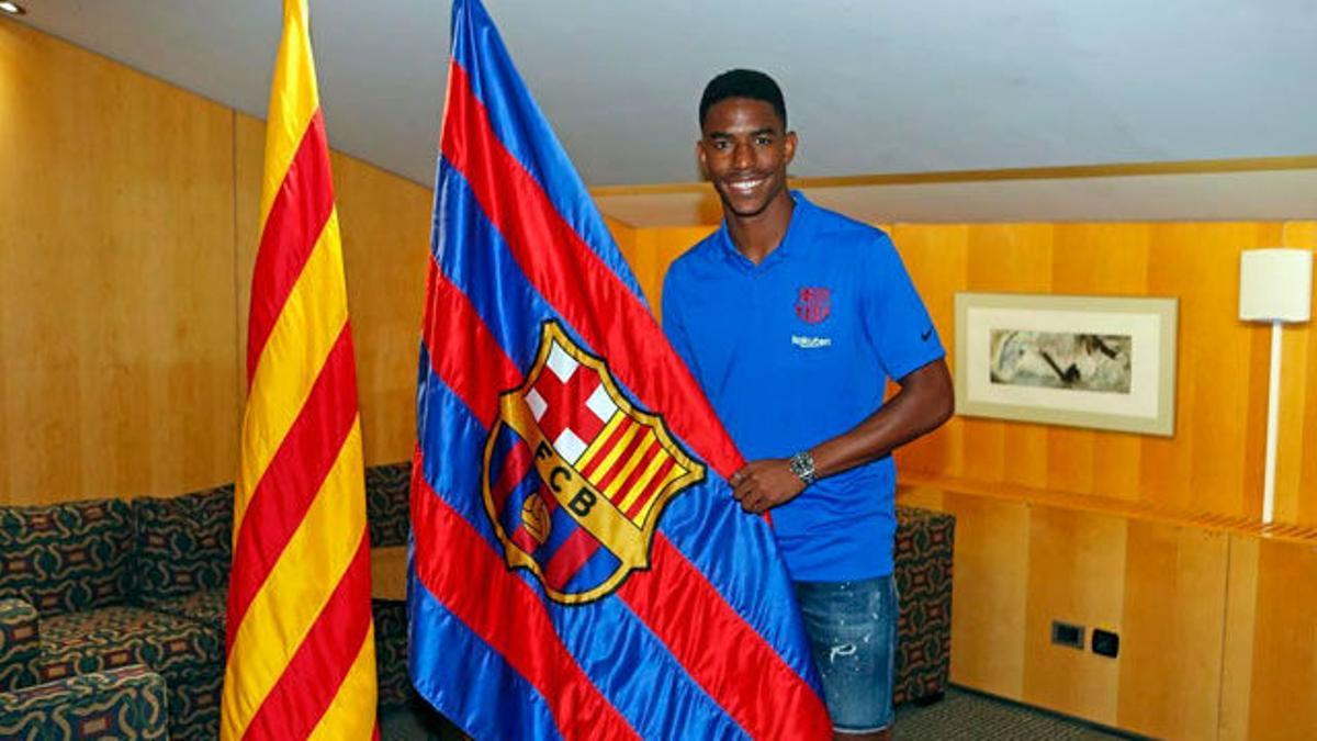 El Barcelona hace oficial el fichaje de Junior Firpo
