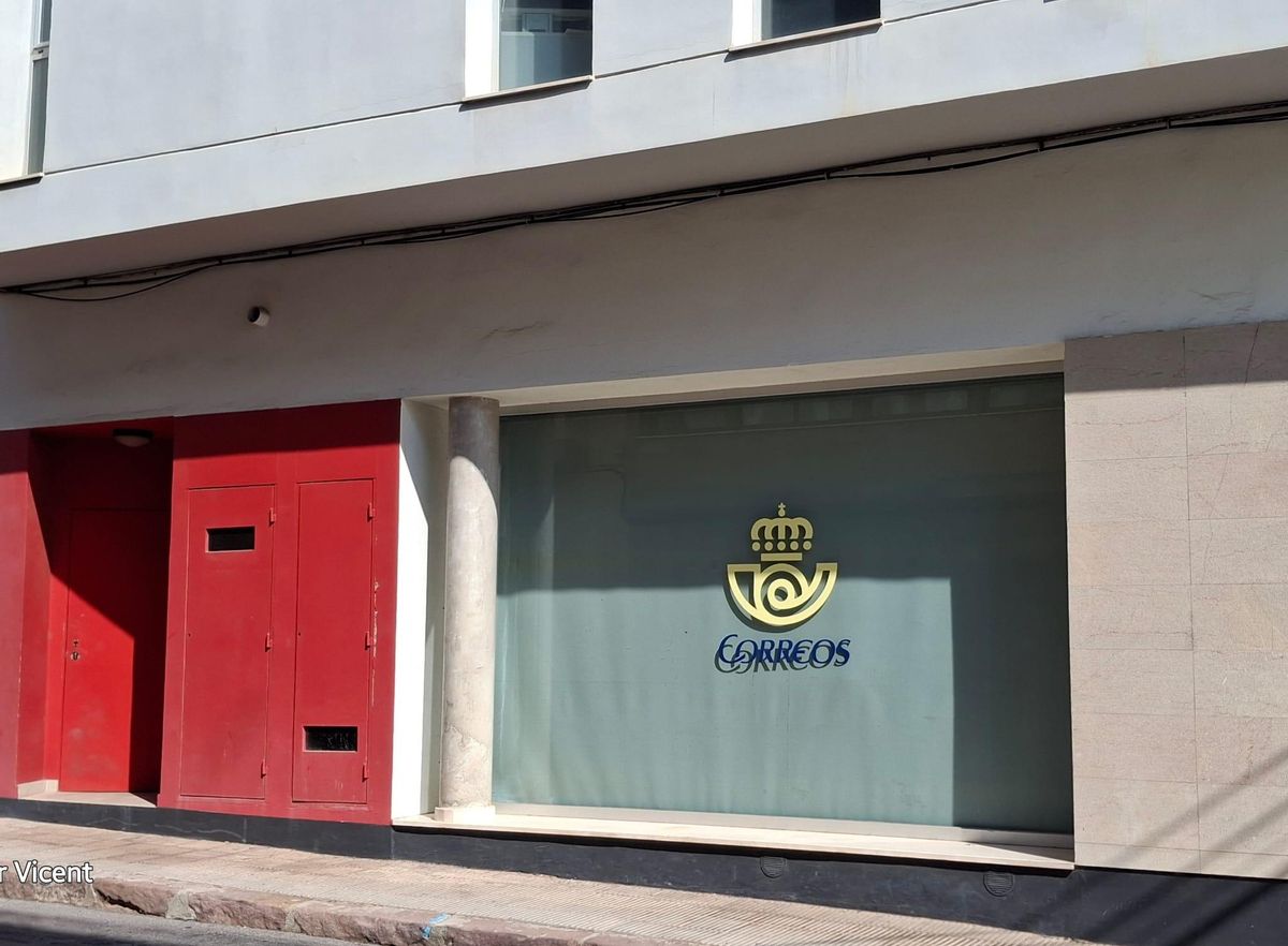 La oficina de Correos de la Vilavella ocupa un espacio en el ayuntamiento.