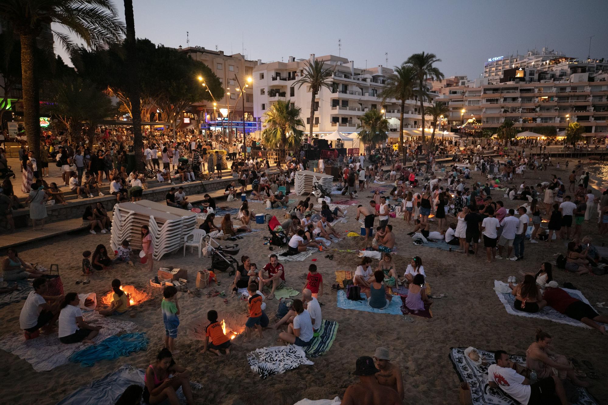 Mira aquí todas las fotos de la noche de San Juan en Ibiza