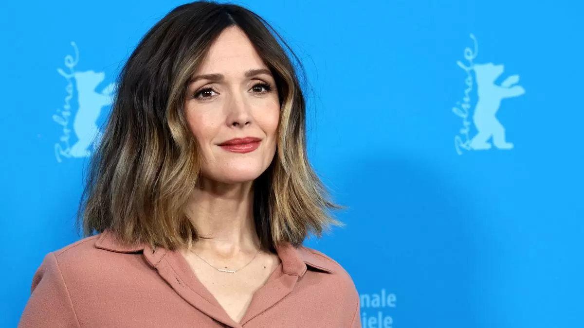 La actriz Rose Byrne en la presentación de 'If I Had Legs I’d Kick You' en la Berlinale 2025, este 17 de febrero en Berlín.