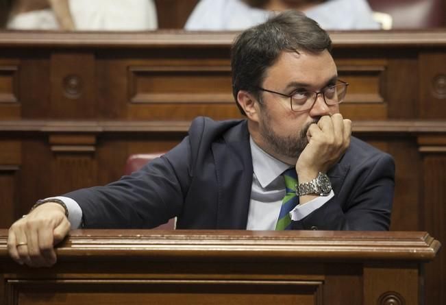 18/04/2017.CANARIAS POLITICA.Pleno del Parlamento de Canarias..Fotos: Carsten W. Lauritsen