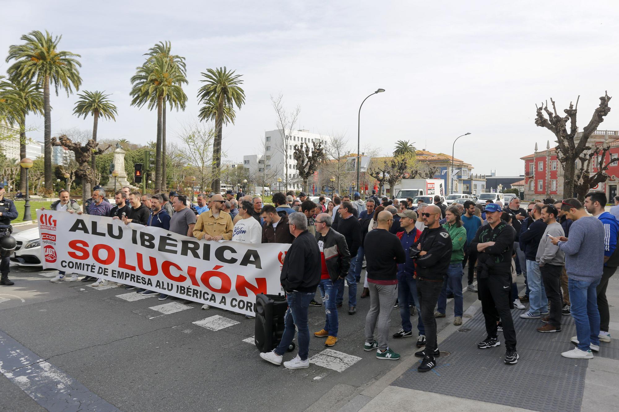 Concentración de trabajadores de Alu Ibérica