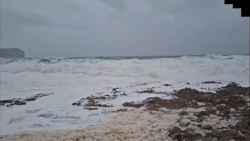 El temporal es de aúpa: Harry castiga con furia la costa de la Marina Alta