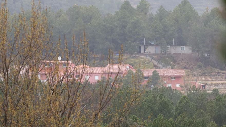 Exadeptos de la secta de Castelló pedirán pruebas de paternidad para al menos cinco niños de la masía La Chaparra