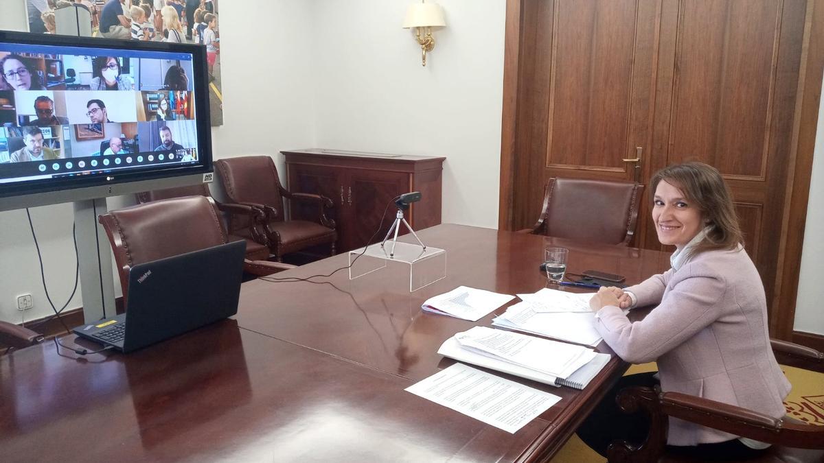 La consejera Carlota Amigo, durante la reunión de ayer.