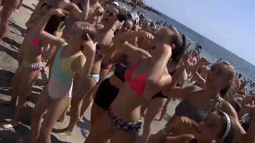 Prohibido el reguetón en las clases de baile de una playa alicantina