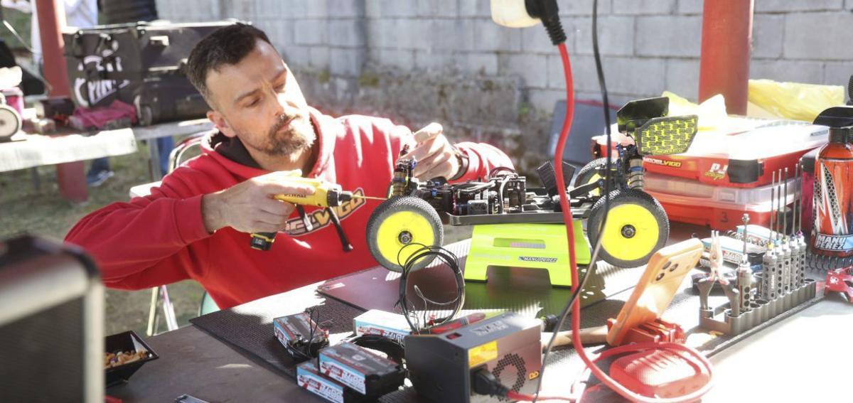 Los mejores pilotos gallegos calientan motores en el circuito de Trabanca | NOÉ PARGA