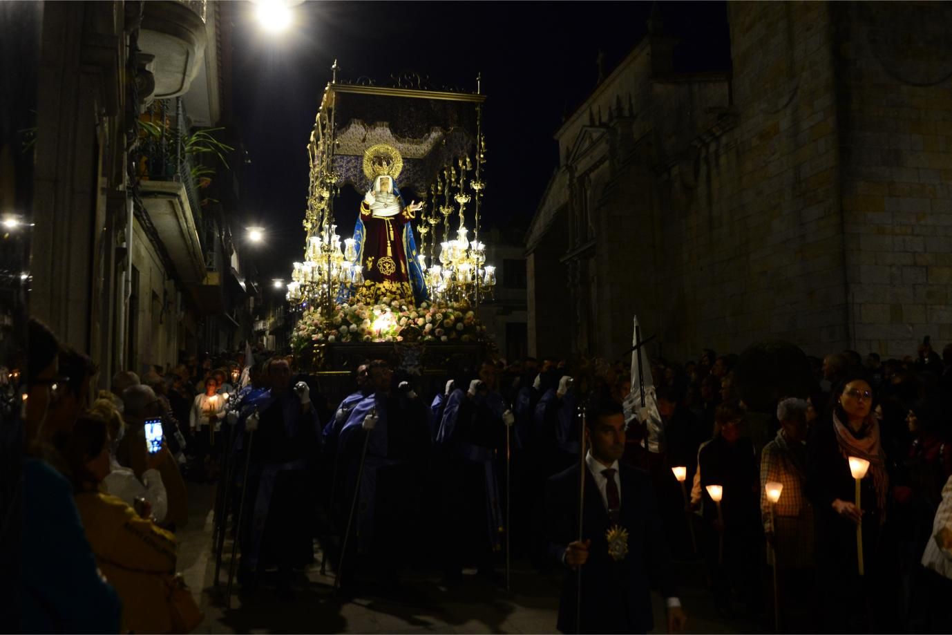 Cangas sintió el calor de la Virgen de los Dolores