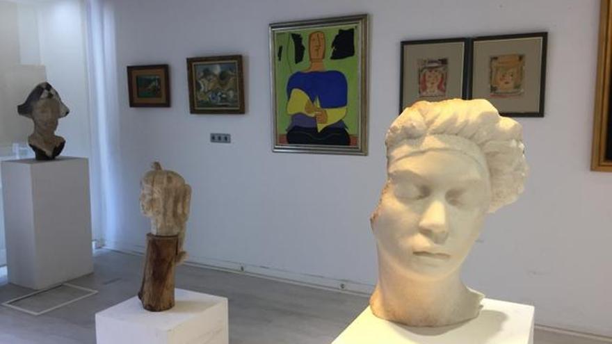 La exposición &#039;Seoane y el movimiento renovador&#039; reflexiona sobre los cambios artísticos en el arte gallego a partir de los años 20, a través de obras de artistas como José Frau, Laxeiro o el propio Luis Seoane.