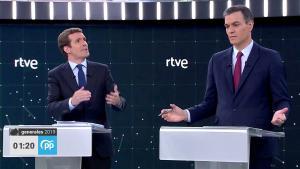 Pablo Casado y Pedro Sánchez, en el debate de RTVE.