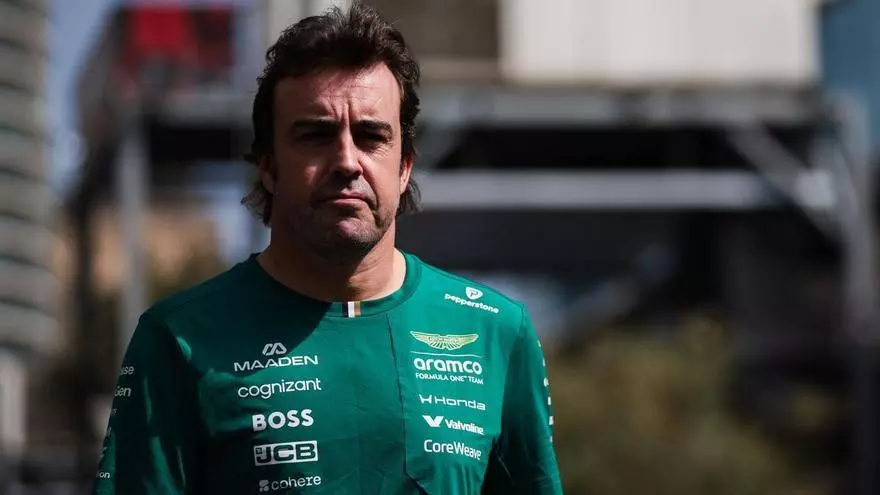 Fernando Alonso renueva con Aston Martin