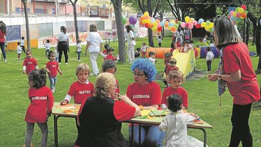 El consistorio paga 1,5 millones por servicios que son de la Junta