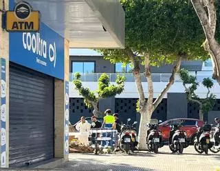 Vecinos y comercios del centro de la ciudad de Ibiza, sin agua: "Me ha pillado con la lavadora puesta"