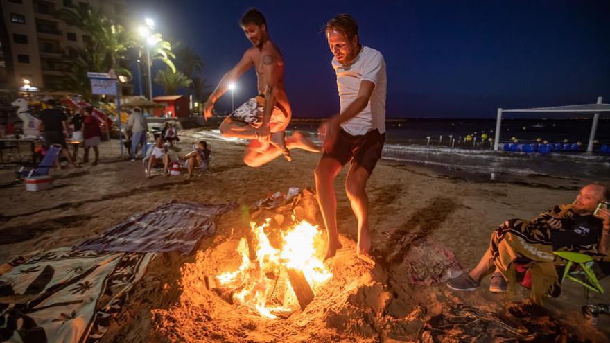 Controles para evitar el botellón en la noche de las hogueras de la playa