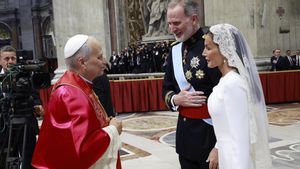 La mantilla fallera de la reina Letizia: entre el protocolo y la solemnidad