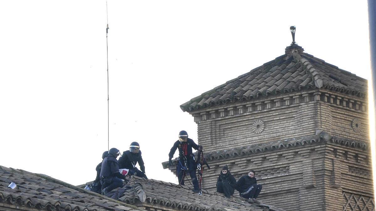 Desalojo del CSO Kike Mur por parte de la Policía Nacional en el año 2011.