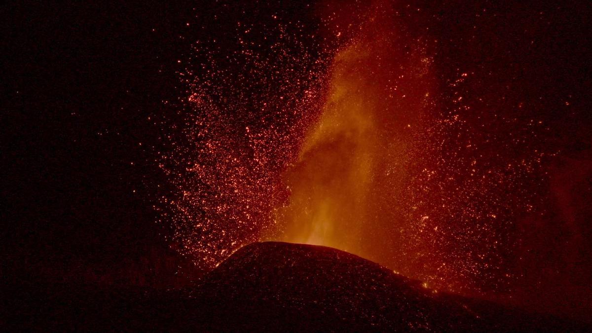 Fotograma de 'Un volcán habitado', de David Pantaleón y José Víctor Fuentes.