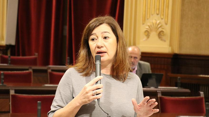 La presidenta del Govern, Francina Armengol, hoy en el pleno del Parlament.