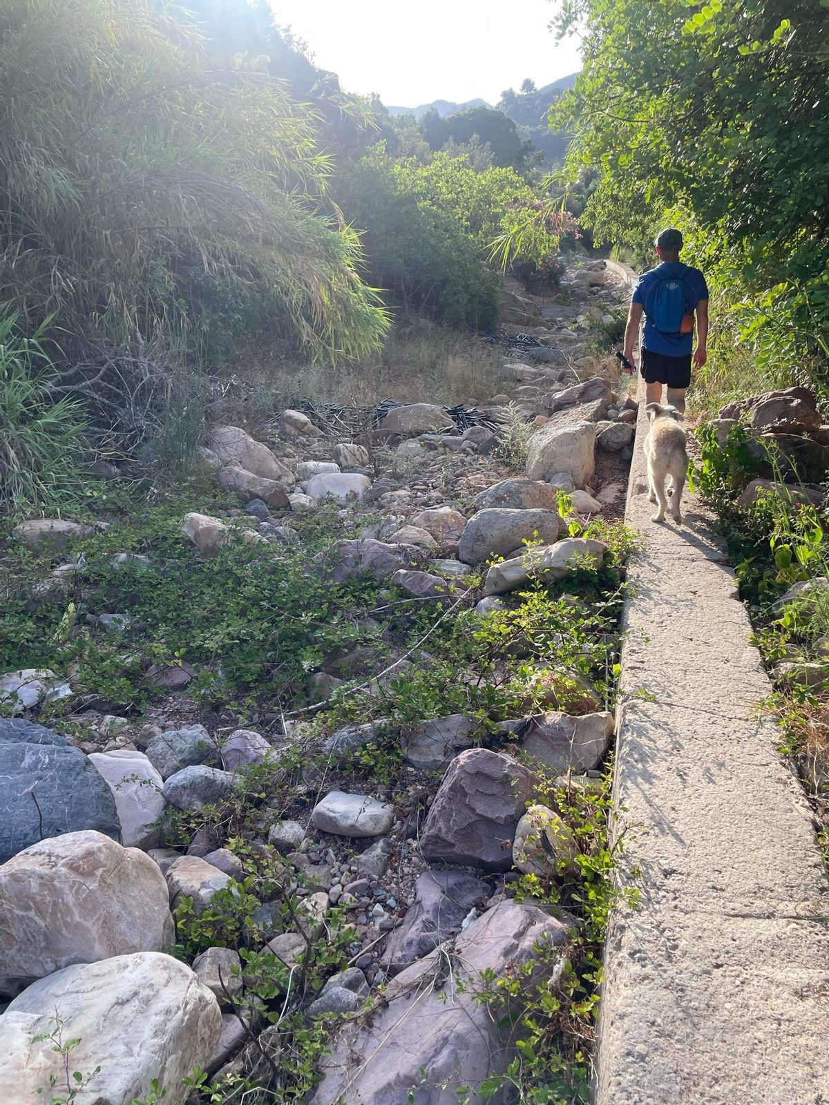 La zona donde se ha realizado el vertido se encuentra entre la Vall d'Uixó y Alfondeguilla.