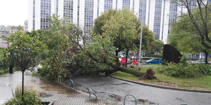 Temporal con alerta roja en la costa de A Coruña