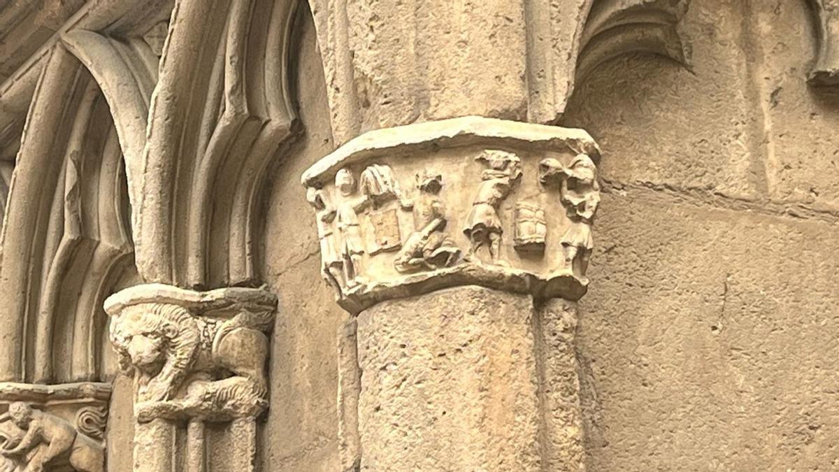 Un capitel de la basílica de Santa Maria del Mar.