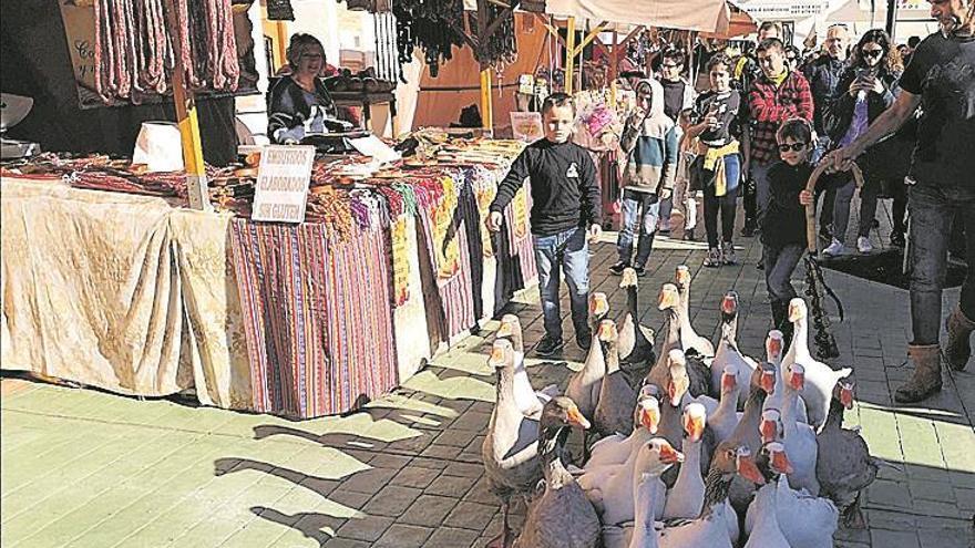 concurrido mercat en almenara