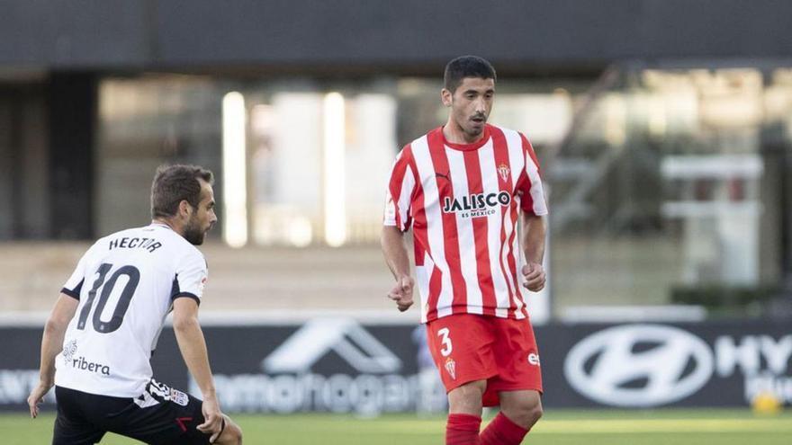 Nacho Méndez apunta al VAR, el enfado del vestuario del Sporting: &quot;Más que ayudar al árbitro, le meten en un problema&quot;