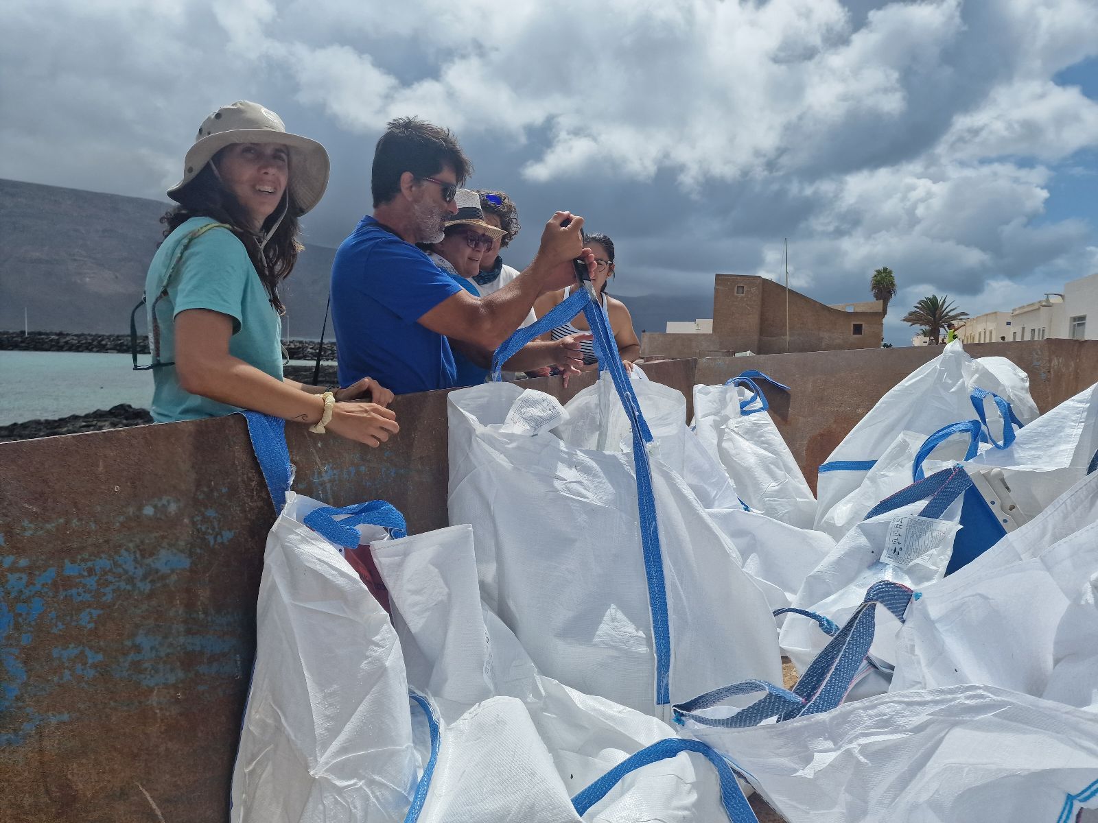 Ecoáreas Mardetodos recoge más de 600 kilos de basura en playas de La Graciosa