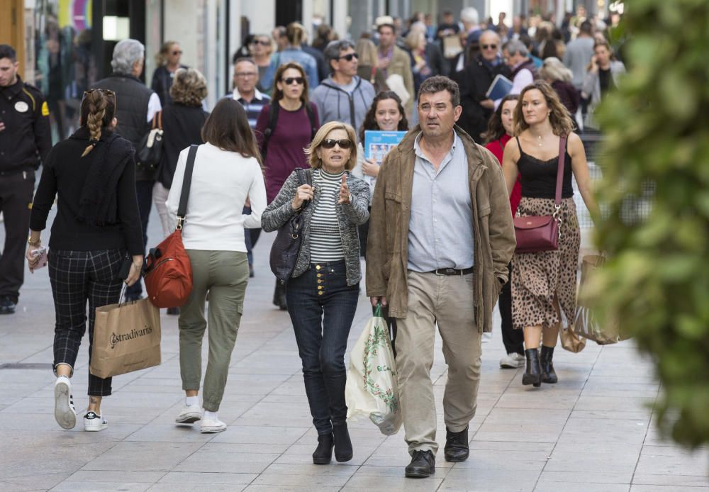 El Black Friday colapsa el centro de Alicante