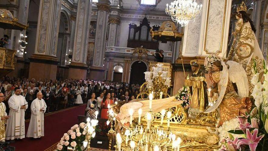 Miles de rosarieras de Vila-real viven la tradicional Festa de les Fadrines