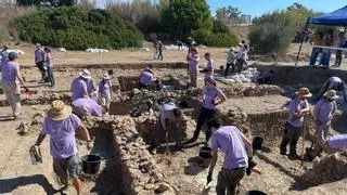 Arqueólogos de Málaga y del mundo ultiman las excavaciones en el Cerro del Villar con tan solo el 10% de la superficie desenterrada
