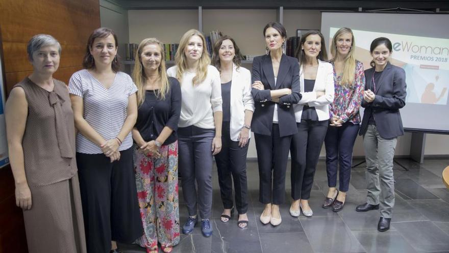 Lucía Delgado, Isabel Lozano, Eva Blasco, María Such, Zarza León, Lucía Egea, Encarna Alcaide, Elena del Pozo y Lydia del Canto.